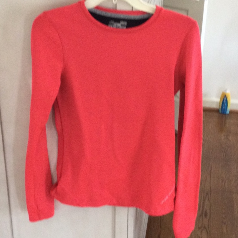 Fitted running shirt